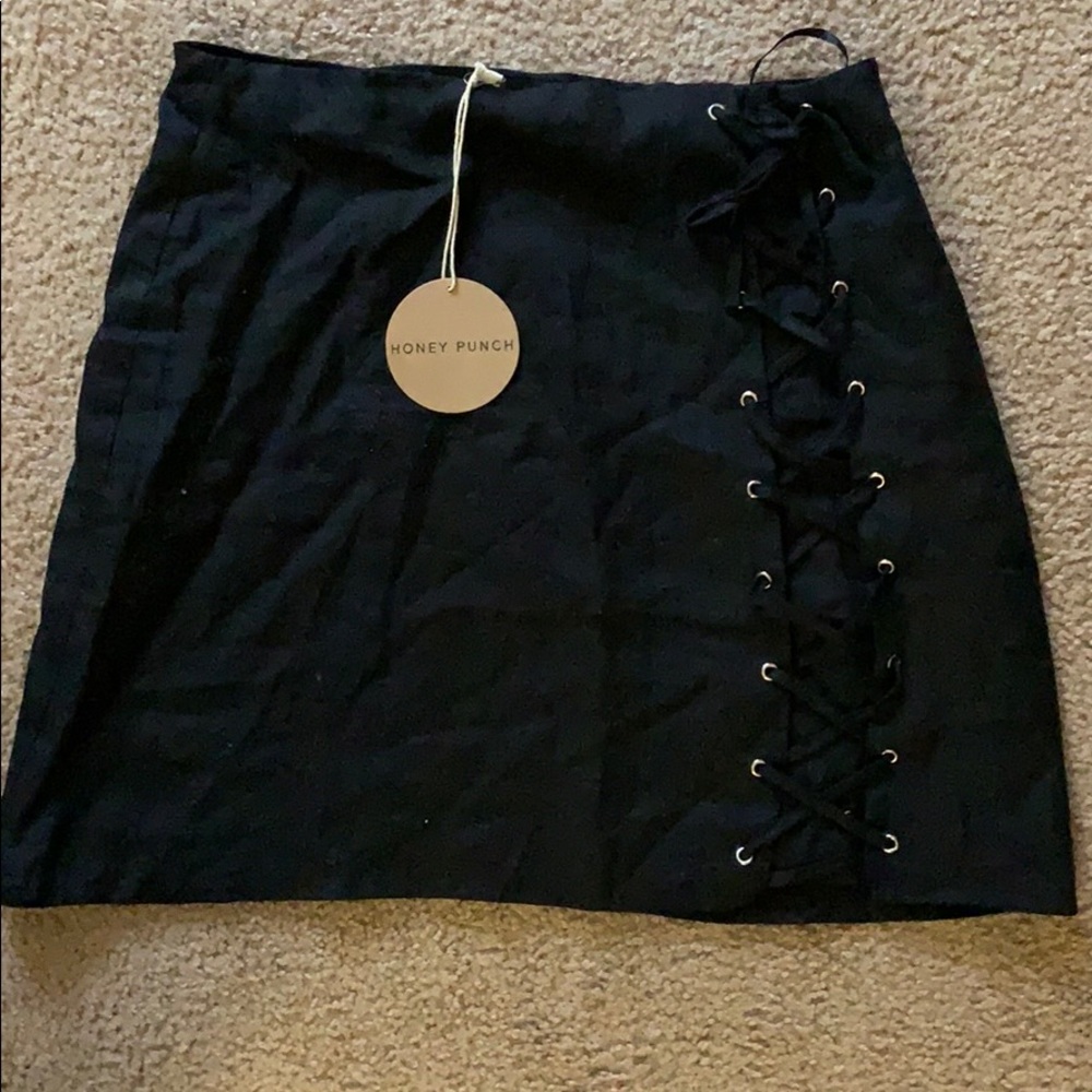 NEVER BEEN WORN!!!! Honey Punch Black Skirt